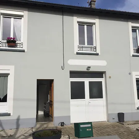 Gites Poirier Bazin Montry Exterior photo